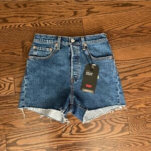 NWT Levi’s Ribcage Medium-Dark Wash Denim Cutoff Shorts Size 27